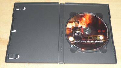 A lány, aki a tűzzel játszik
