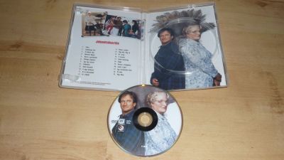 Mrs. Doubtfire - Apa csak egy van -
