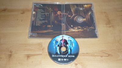 Golyóálló szerzetes
