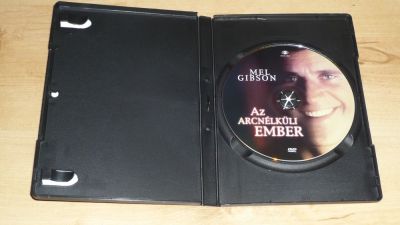 Az arcnélüli ember
