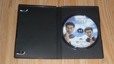 Nem vagyunk mi angyalok 
