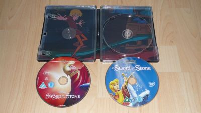 A kőbe szúrt kard (BD + DVD)
